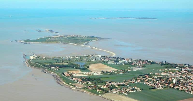 Chalet Agreable En Bord En De Mer. Port-des-Barques Exterior foto
